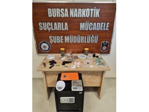 Bursa’da uyuşturucu çetesi çökertildi