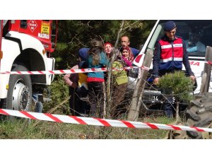 Devrilen traktörün altında kalan sürücü hayatını kaybetti
