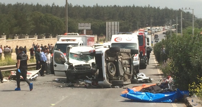 İzmir'de trafik kazası: 7 ölü, 1 yaralı