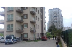 Balkondan aşağı düşen yaşlı kadın hayatını kaybetti