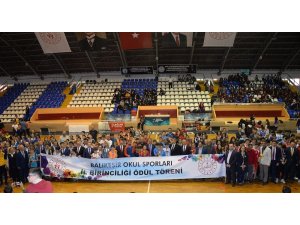 Balıkesir’de spor ödülleri sahiplerini buldu