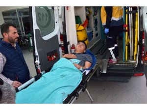 12 yaşındaki çocuk, 15 yaşındaki komşusunu tabancayla oynarken yaraladı