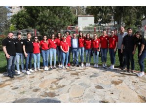 Başkan Sandal’dan kadın basketbol takımına moral kahvaltısı