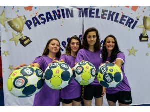 Muratpaşa Belediyespor, Kadınlar Gençler Türkiye Kupası’nda şampiyon oldu