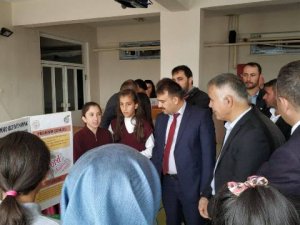 Derebucak'ta TÜBİTAK 4006 Bilim Fuarı açıldı