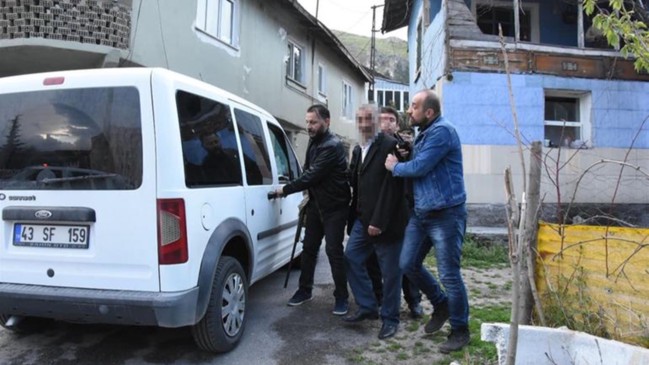 Mahalleli ayaklandı... Top oynayan çocuklara ateş açtı: 2 yaralı...