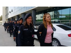 Çelik kasalarla uyuşturucu taşıyan çete hakim karşısında