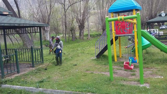 Beyşehir’de yeşil alanlarda bahar mesaisi