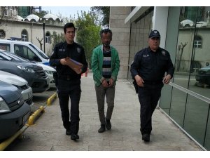 Saman yüklü kamyonu çakmakla yakan zanlı yakalandı