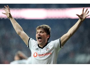 Adem Ljajic ve Oğuzhan görüşme odasına çağrılıyor!