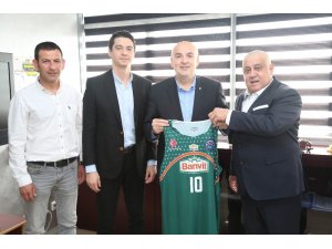 BANVİT BK yönetimi Bandırma Belediye Başkan yardımcılarını ziyaret etti