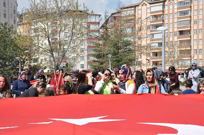 Kadınlardan "Çocuk İstismarına Hayır!" yürüyüşü