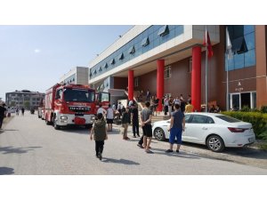 Saç kurutma makinesi öğrencileri sokağa döktü