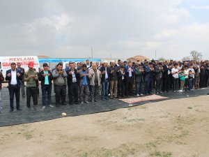 Yunak’ta çiftçiler yağmur duasına çıktı