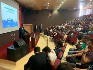 Aloğlu, mühendis adaylarıyla buluştu