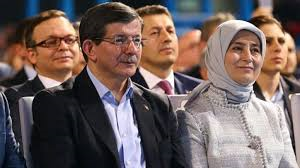 Cem Küçük'ten Sare Davutoğlu tepkisi: Ahlaksızlık