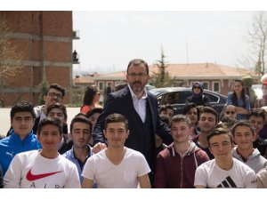 Mahir İz Anadolu İmam Hatip Lisesi’ne Bakan Kasapoğlu’ndan ziyaret