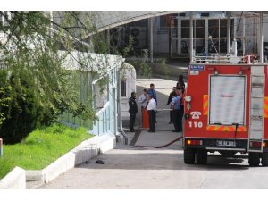 Ankara’da lüks otomobil bayisinde yangın