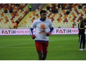 Yeni Malatyasporlu futbolcular Josef Sural’ı unutmadı