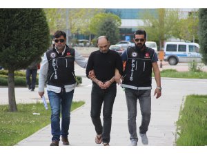 Uyuşturucuyu 11 yaşındaki oğlunun üzerine sarmış