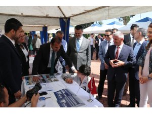 450 işsiz genç 60 fabrika yetkilisi ile yüz yüze görüştü