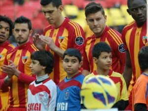 Bu kez rakip oldular