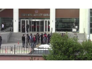 Gürültü tartışmasında askeri sırtından bıçaklayarak ağır yaraladılar