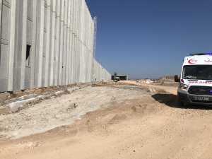 Forklift ile beton bariyer arasında sıkışan işçi öldü