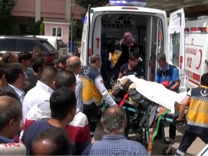 Traktör devrildi: 1 ölü, 1 yaralı