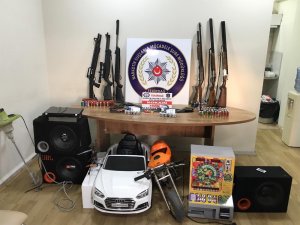 Polisten zehir tacirlerine geçit yok: 8 gözaltı