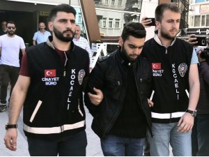 Anne ve babasını öldüren şahıs tutuklandı