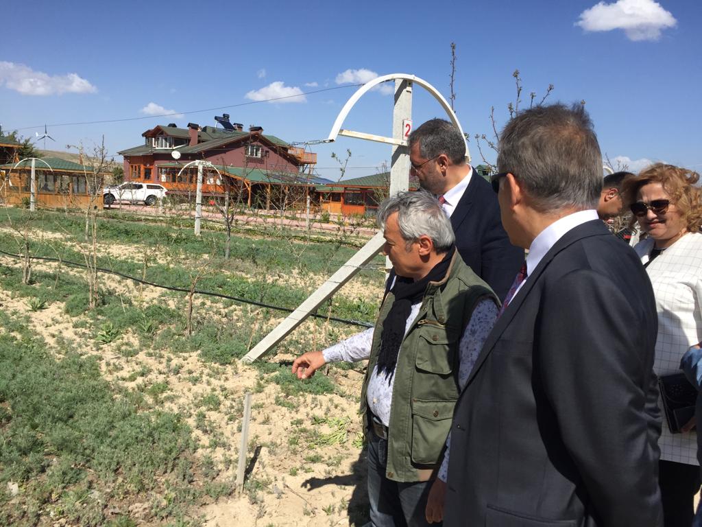 Cüneyit Orhan Toprak,"Temmuz Çiftliği"ni ziyaret etti