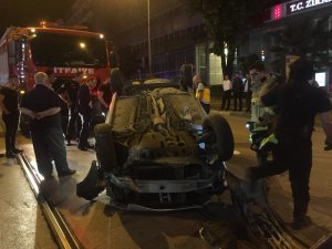 Makas atarken kontrolden çıkan otomobil takla attı: 3 yaralı