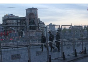Taksim’e girişler kapatıldı