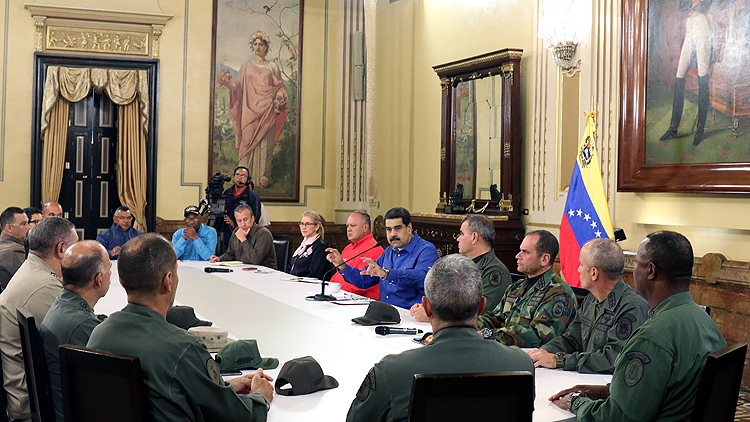 Maduro: Bu darbe girişimi cezasız kalmayacak