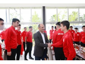 Başkan Söğüt, U-15 takımı ile bir araya geldi