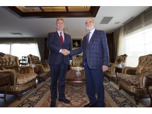 Karamollaoğlu, Yavaş'ı ziyaret etti