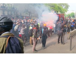 Paris’te olaylı 1 Mayıs: 25 yaralı, 222 gözaltı