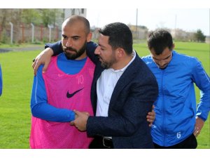 Belediye Başkanı Rasim Arı, Nevşehir Belediyesporlu futbolcuları ziyaret etti