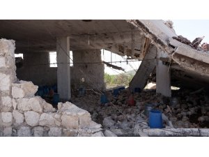 Rus uçaklarının bombardımanı İdlib’te bir aileyi yok etti