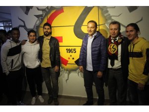 Fuat Çapa ve Eskişehirsporlu futbolcular öğrencilerle buluştu