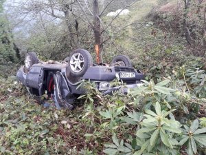 Uçuruma yuvarlanan otomobilin sürücüsü hayatını kaybetti