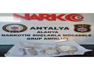 Uyuşturucu tacirleri polisten kaçamadı