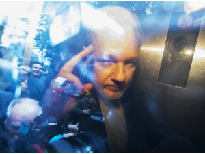 Assange ABD’ye iadesini reddetti