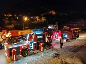 Yangında mahsur kalan 2 aylık bebeği komşular kurtardı
