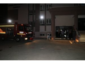 Adana’da ilkokulda korkutan yangın