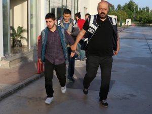 Çocuklara uyuşturucu sattıran suç örgütüne şafak baskını