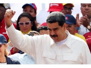 Nicolas Maduro: "Kesilmesi gereken kafaları keseceğiz"