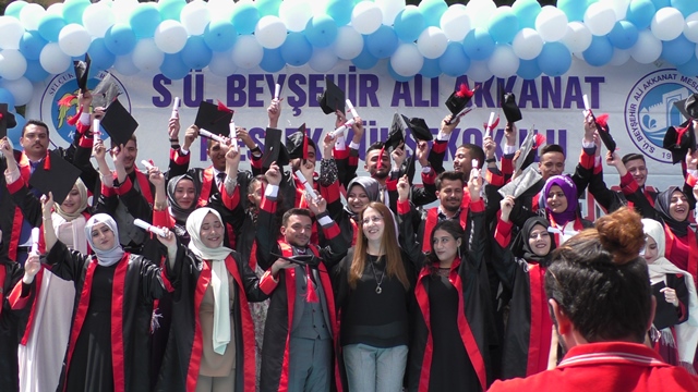 SÜ Beyşehir Ali Akkanat Meslek Yüksekokulu'nda mezuniyet