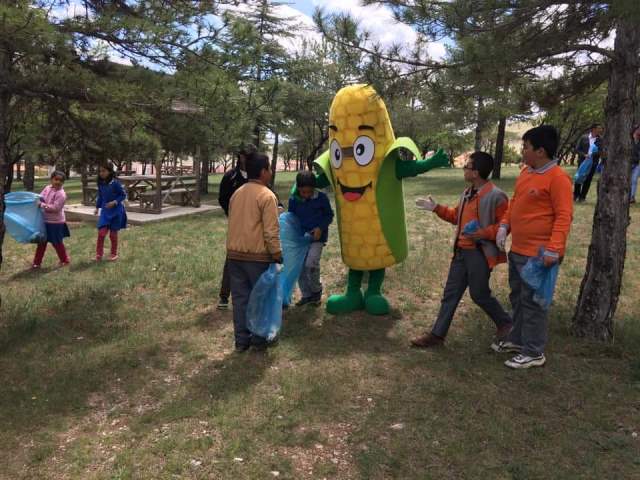 Hatıra ormanında çevre temizliği yapıldı